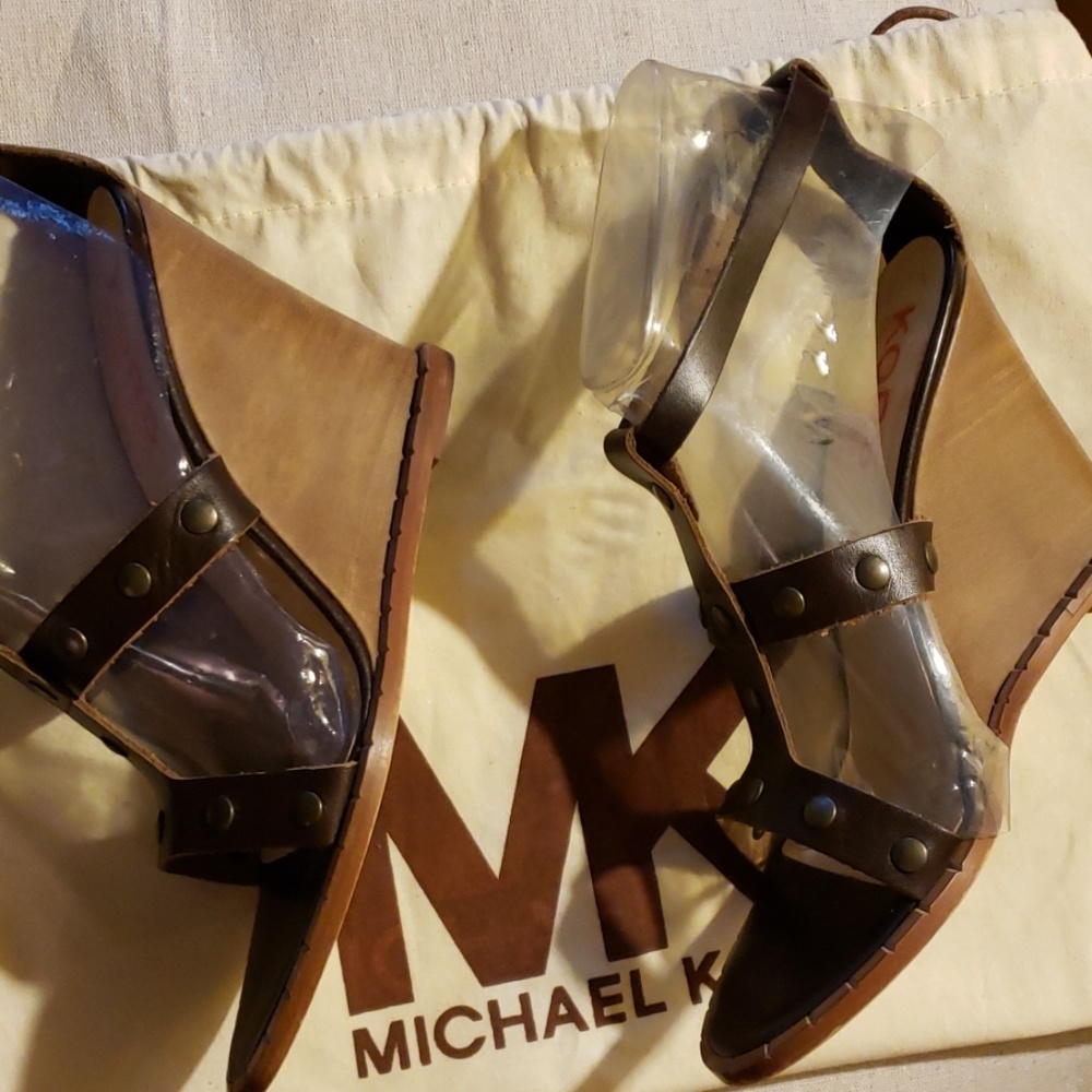 Michal Kors couture wedge sandal & dust bag